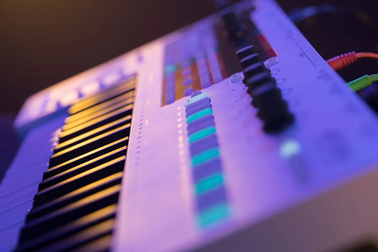 Arturia Keystep Pro 37-Key Sequencer Controller Keyboard - Image 6