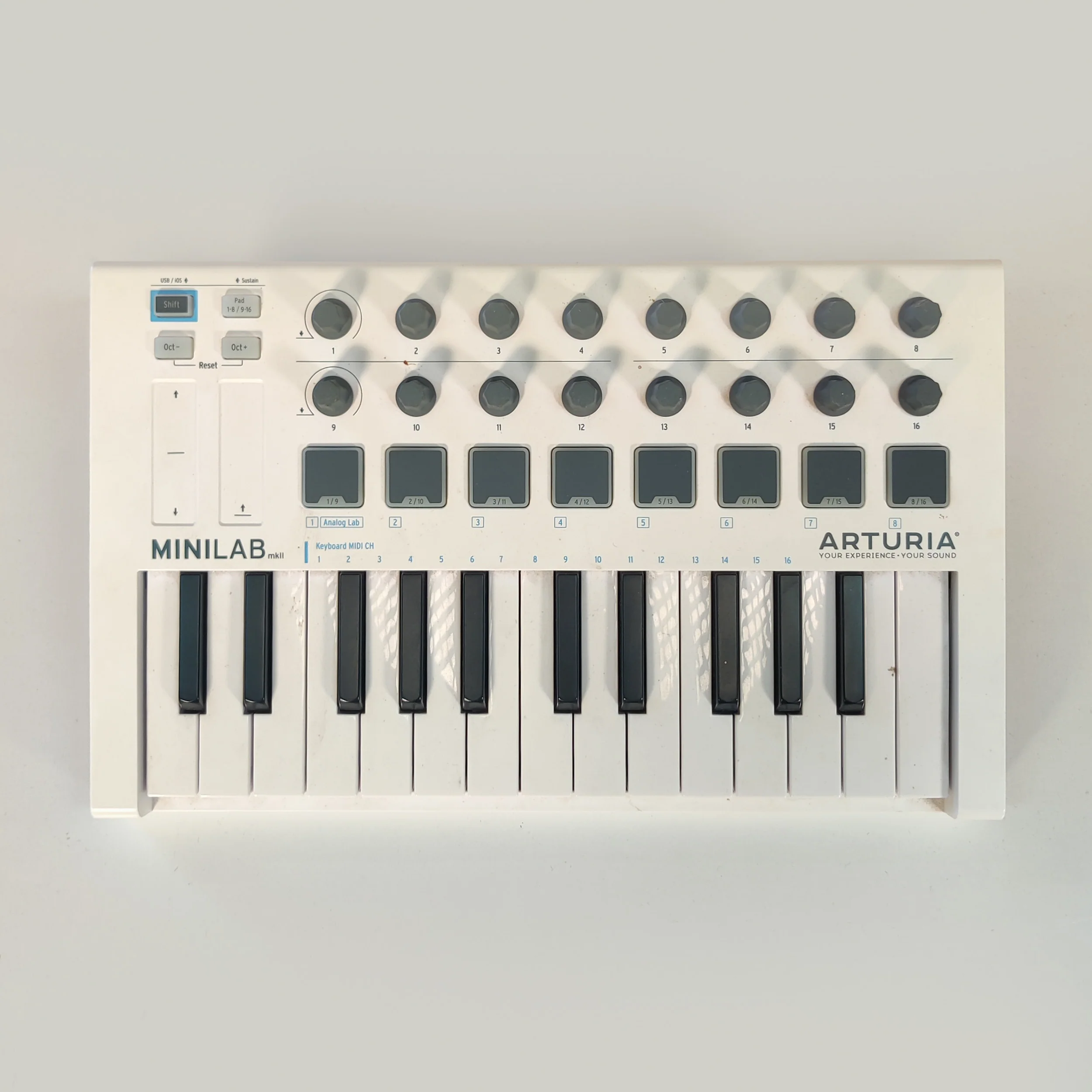 Arturia MiniLab MKII MIDI Controller Keyboard - Preloved