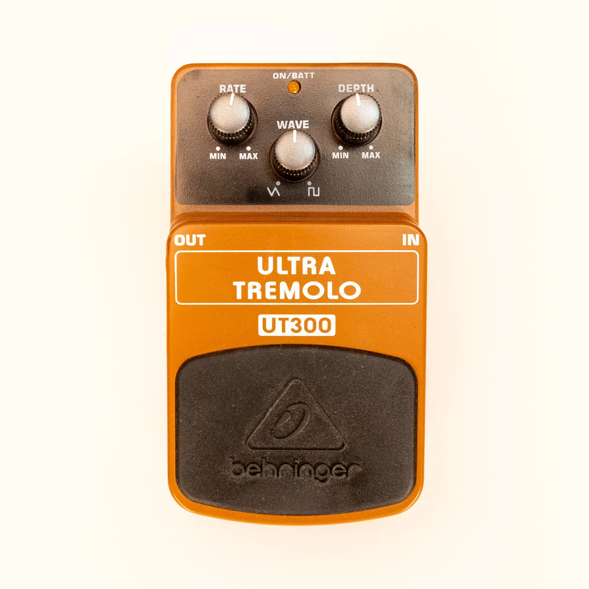 Behringer UT300 Ultra Tremolo Guitar Effects Pedal (S220700221602) - Preloved