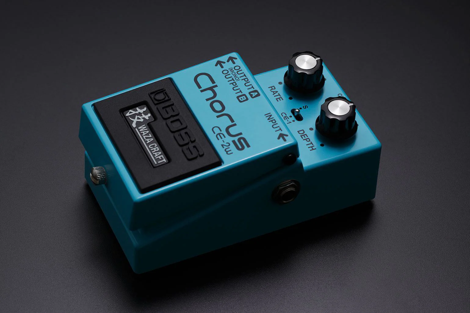 BOSS CE-2W Chorus Guitar Effects Pedal (CE2W) - Image 5