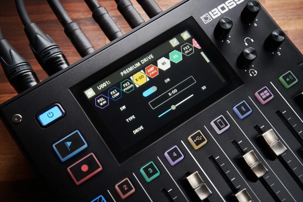 BOSS Gigcaster 8 All-In-One Audio Hub for Streaming Musicians - Image 4