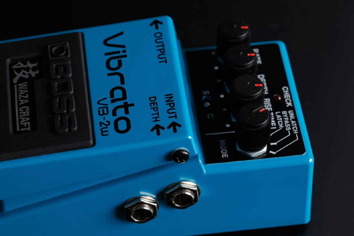 BOSS VB-2W Vibrato Guitar Effects Pedal (VB2W) - Image 3