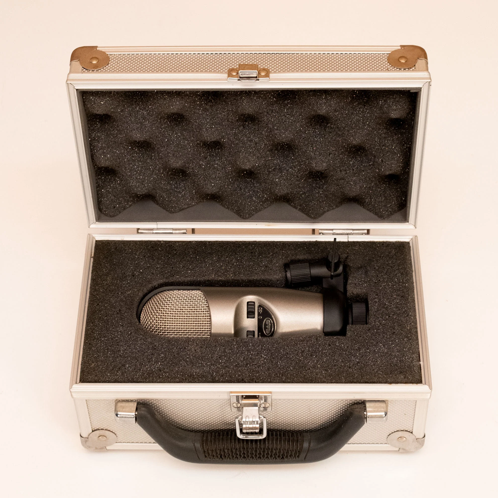 CAD M177 Condenser Microphone in Hardcase (01-34383) - Preloved
