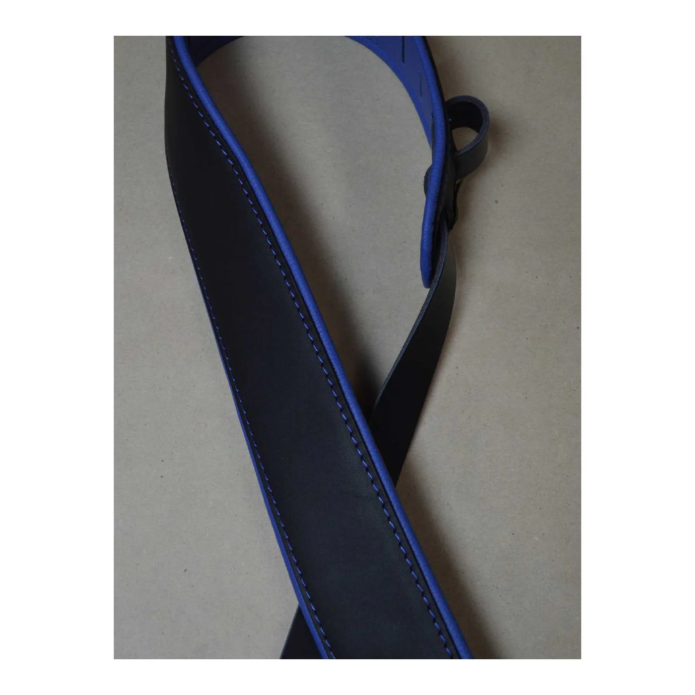 Colonial Leather 2.5 inch Padded Upholstery Leather Guitar Strap - Black and Blue - Image 2