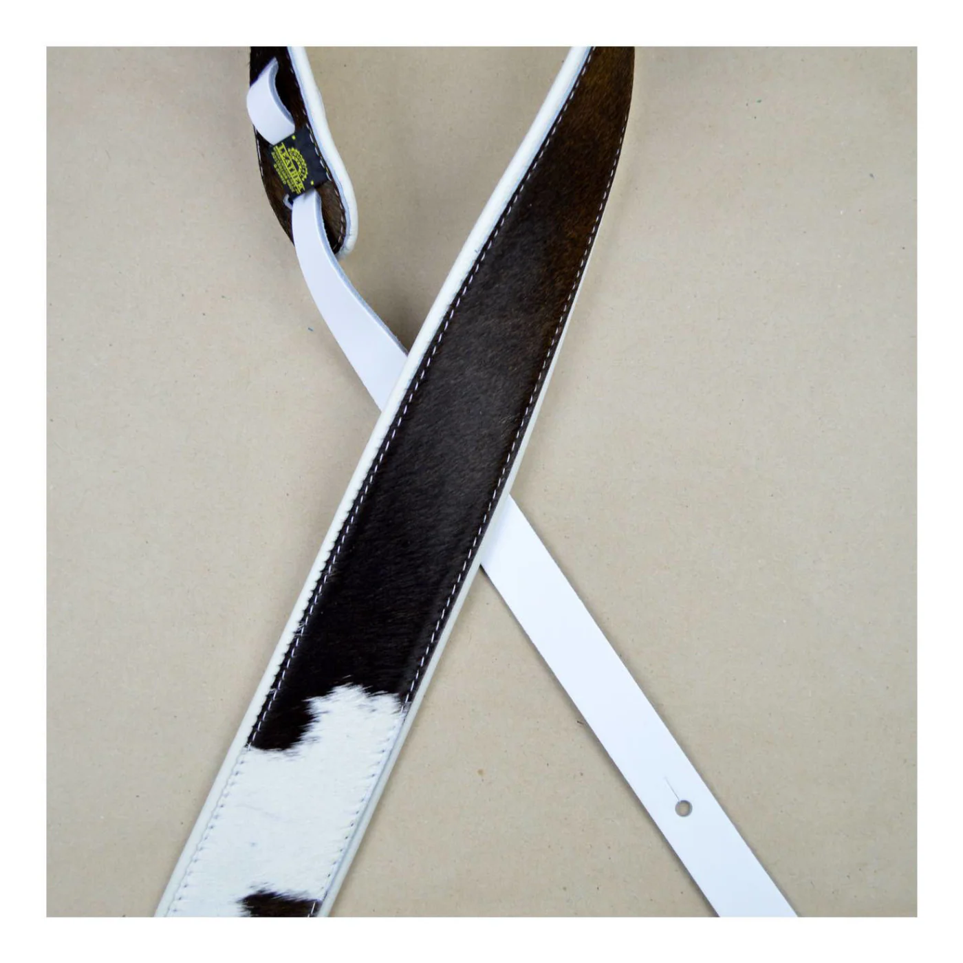 Colonial Leather 2.5inch Cowskin Upholstered & Padded Guitar Strap - White - Image 2