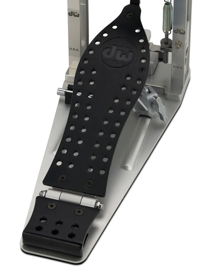 DW MFG Series Machined Chain Drive Single Bass Drum Pedal with Bag - Black - Image 3