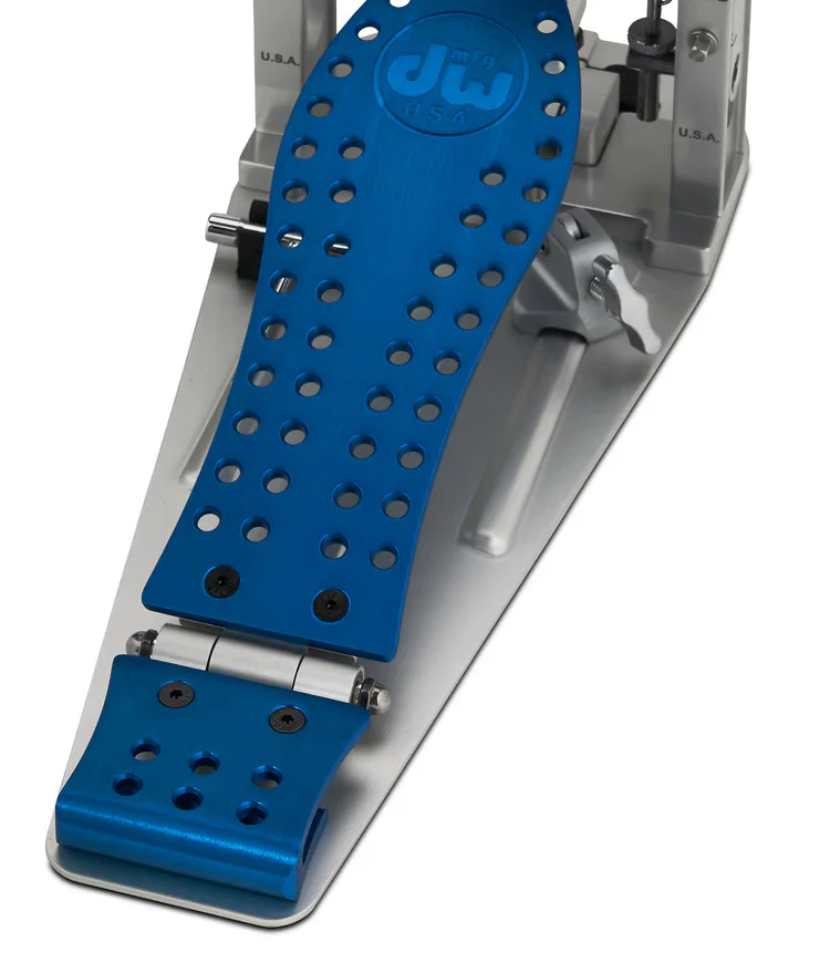 DW MFG Series Machined Chain Drive Single Bass Drum Pedal with Bag - Blue - Image 2