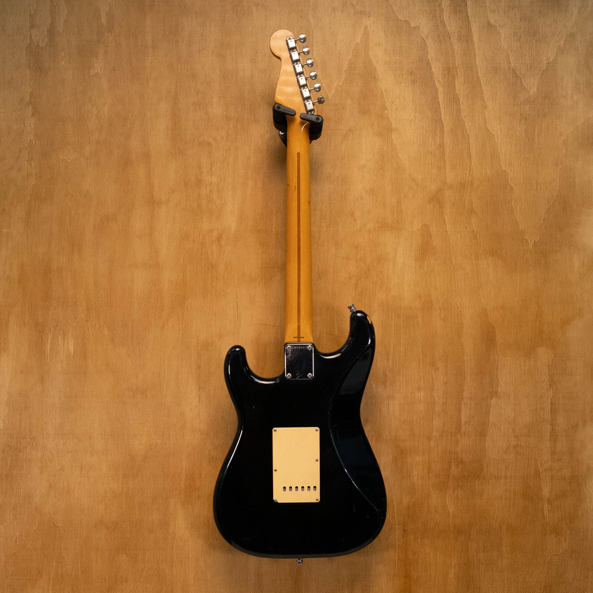 Fender '57 Stratocaster ST57-55 Electric Guitar in Black Made in Japan '85 (A010921) - Preloved - Image 2