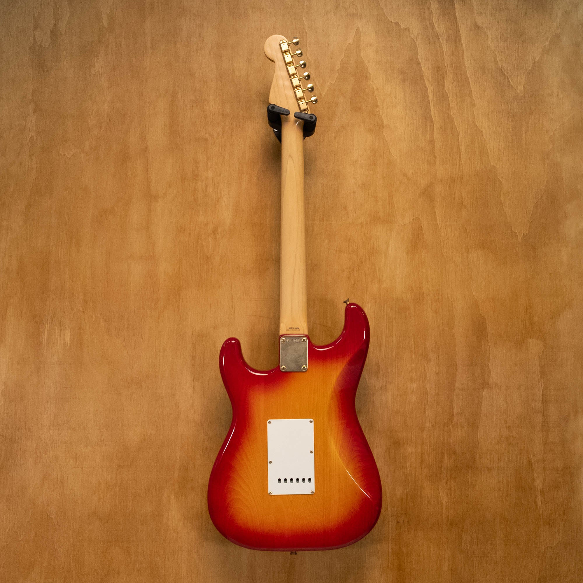 Fender '62 Stratocaster ST62 "Custom Order" Electric Guitar in Cherry Burst Made in Japan '91 (J020308) - Preloved - Image 2