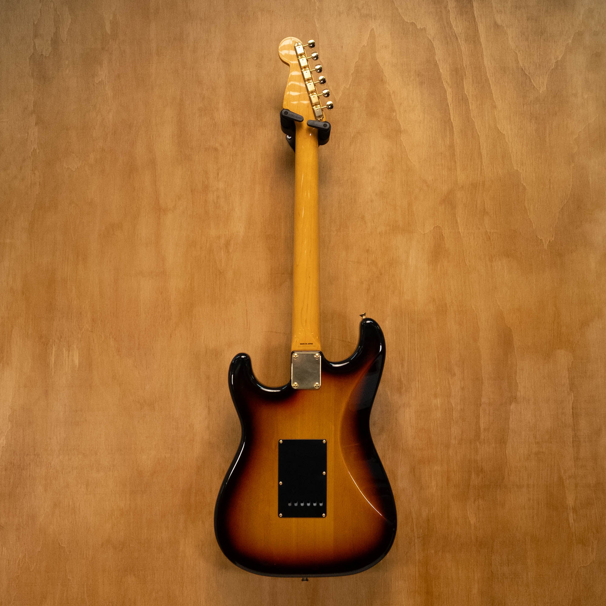 Fender '62 Stratocaster ST62G Electric Guitar in 3 Tone Sunburst with Gold Hardware Made in Japan '12 (JD12001190) - Preloved - Image 2
