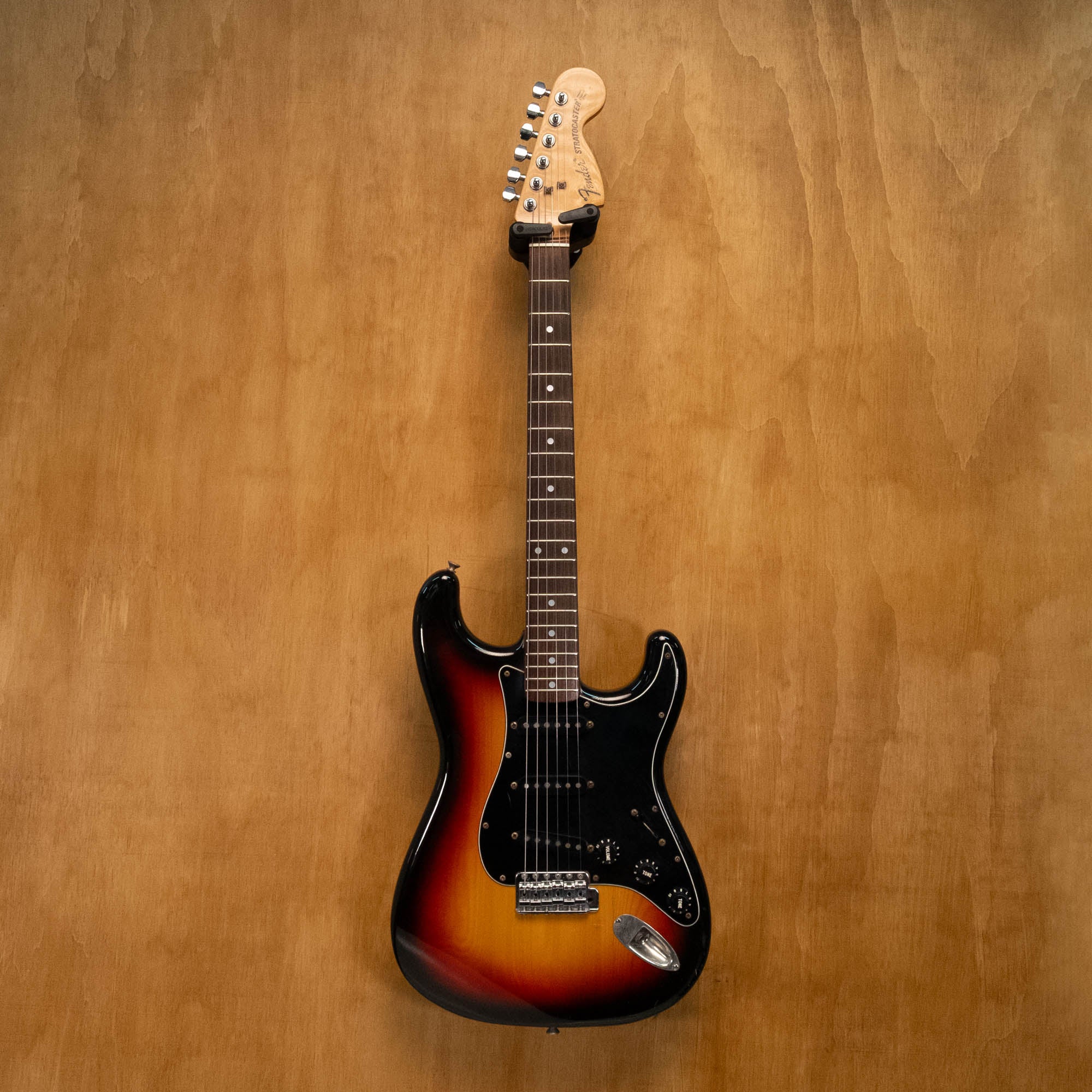 Fender '72 Stratocaster ST72-55 Electric Guitar in 3-Tone Sunburst Made in Japan '85 (A035147) - Preloved