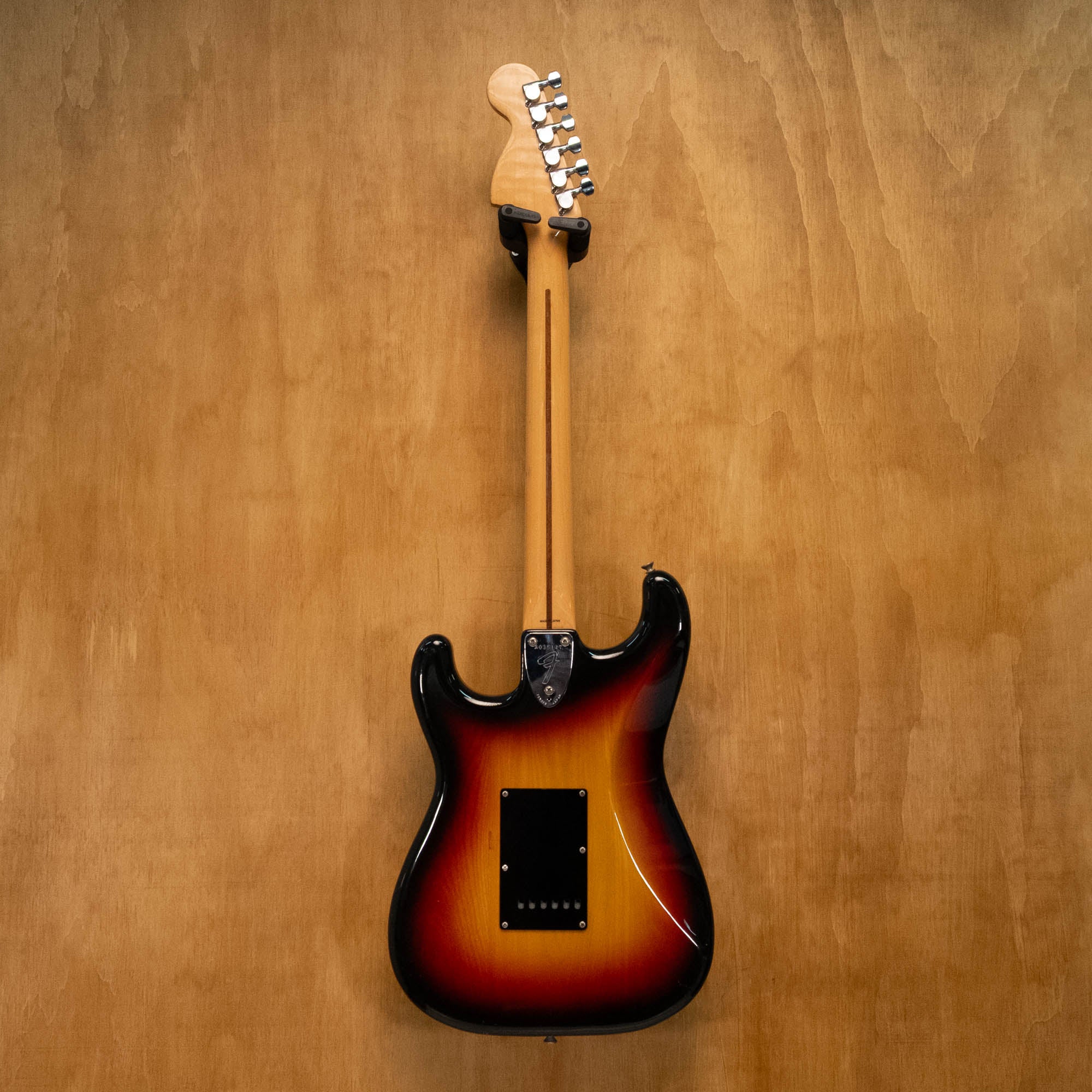 Fender '72 Stratocaster ST72-55 Electric Guitar in 3-Tone Sunburst Made in Japan '85 (A035147) - Preloved - Image 2
