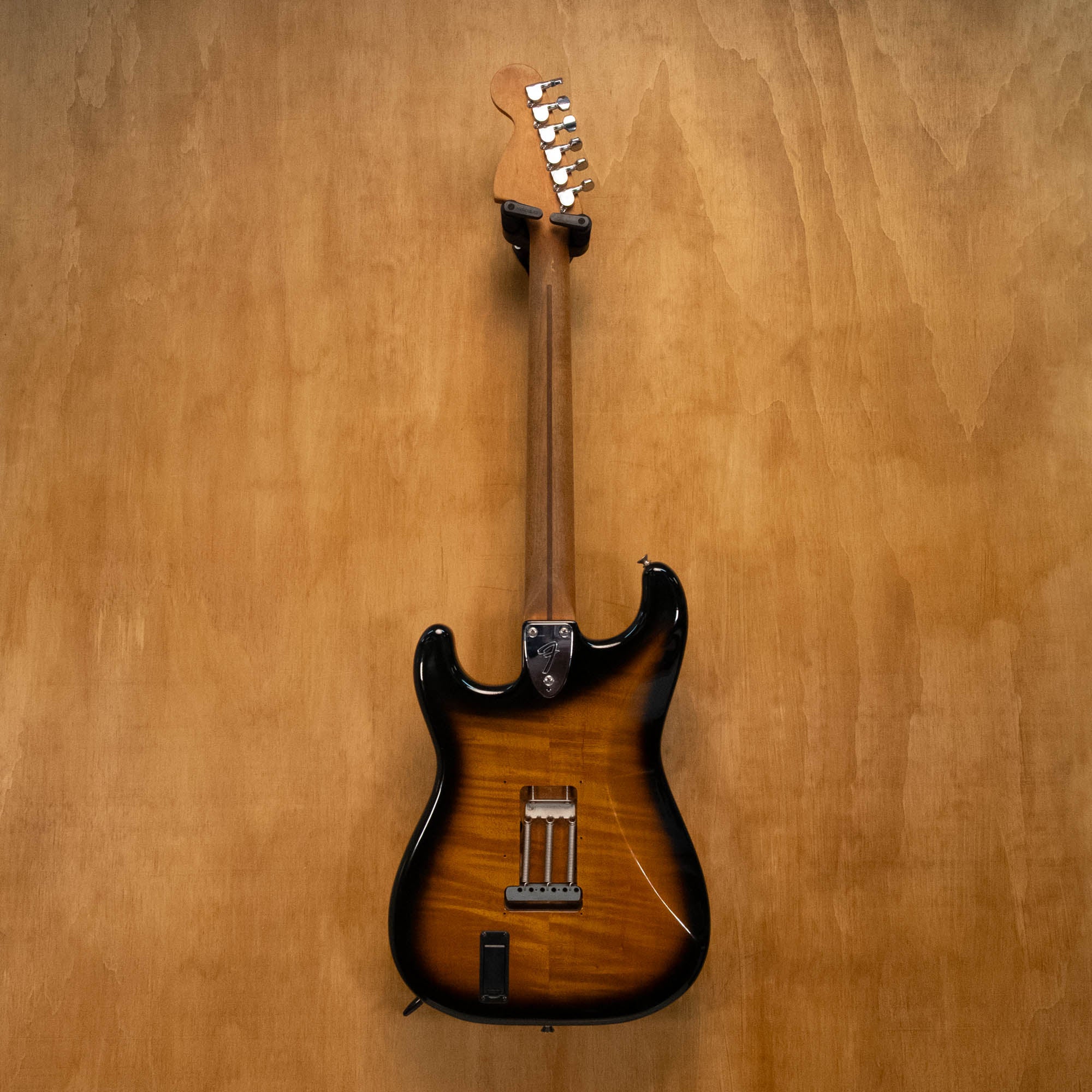 Fender '72 Stratocaster ST72-Y016 "Custom Order" Modified Electric Guitar in 2 Tone Sunburst with EMG Set Made in Japan '86 (E600016) - Preloved - Image 2
