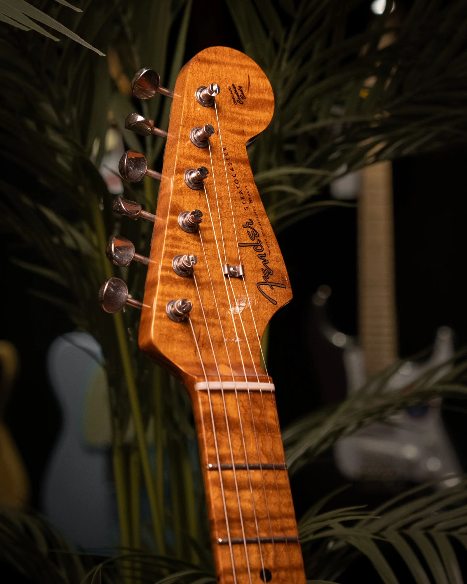 Fender Custom Shop Limited Edition '50s Stratocaster Deluxe Closet Classic Electric Guitar in 2-Color Sunburst - Image 5