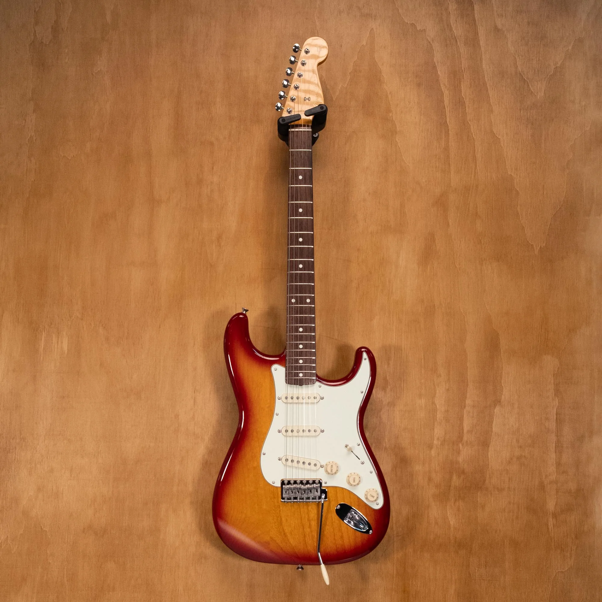 Fender Japan Classic 60s Strat Cherry Burst '17 MIJ (JD17009323) - Preloved