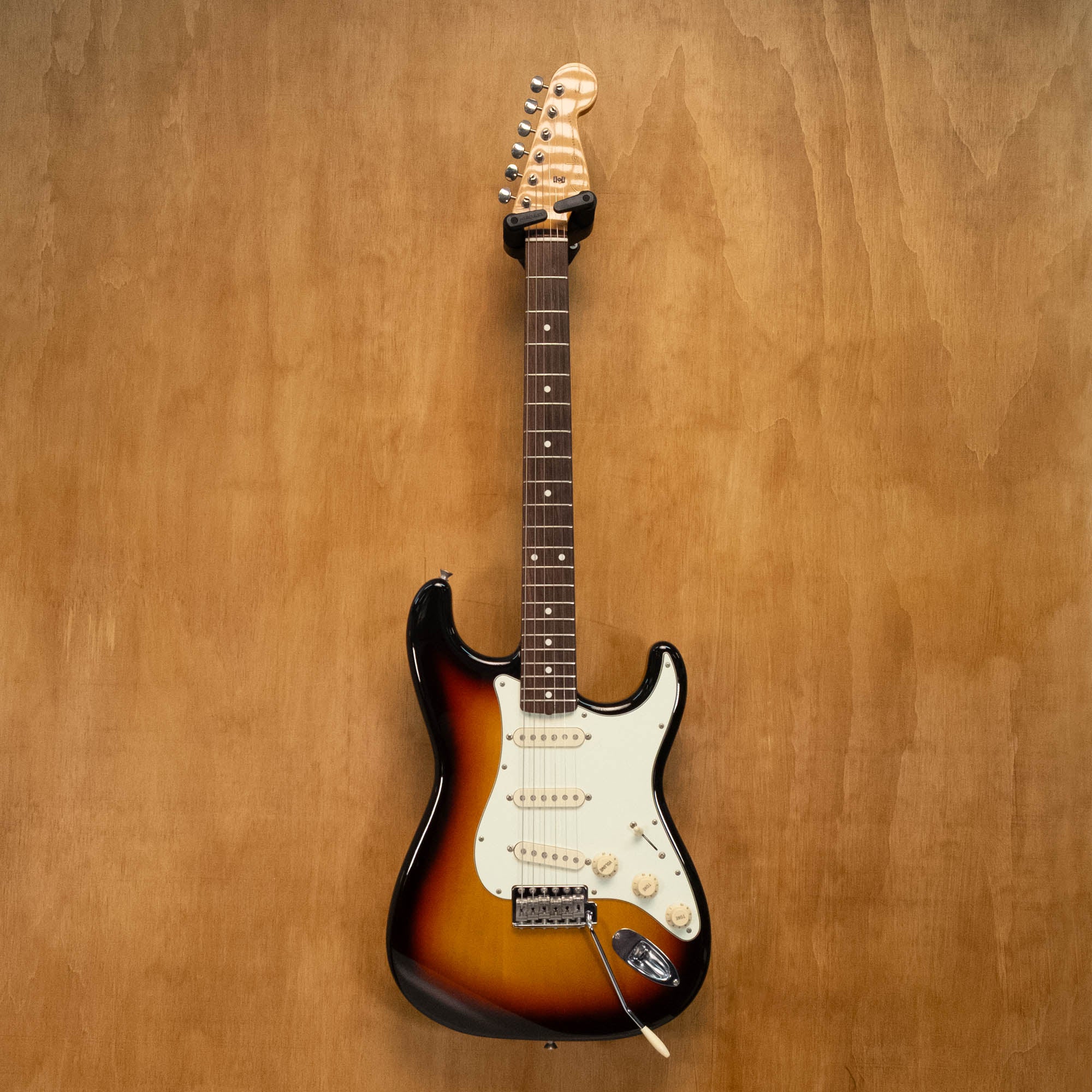 Fender Stratocaster Classic '60s Electric Guitar in 3-Tone Sunburst Made in Japan '17 (JD17001061) - Preloved