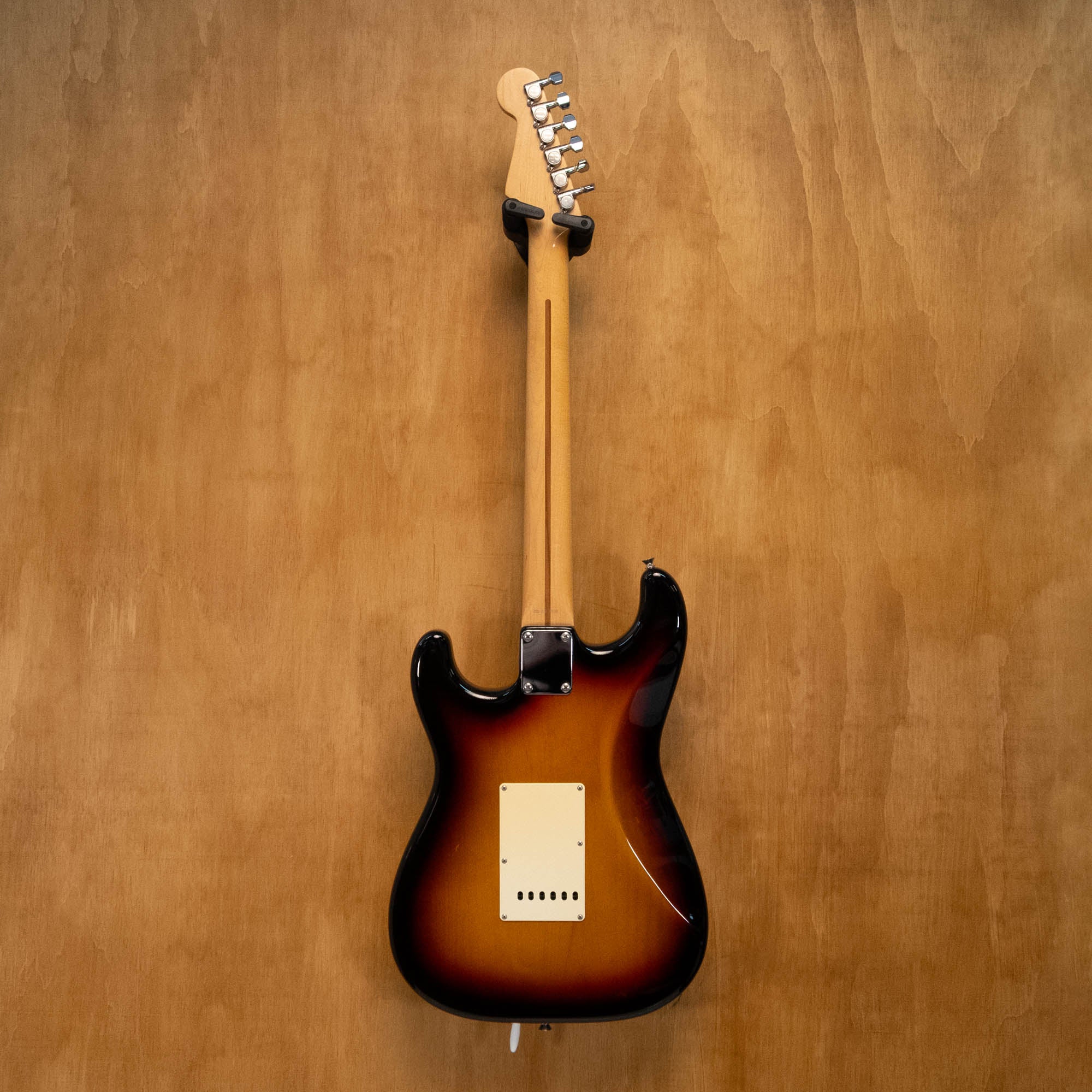 Fender Stratocaster ST-50 Electric Guitar in 3-Tone Sunburst Made in Japan '06 (S078698) - Preloved - Image 2