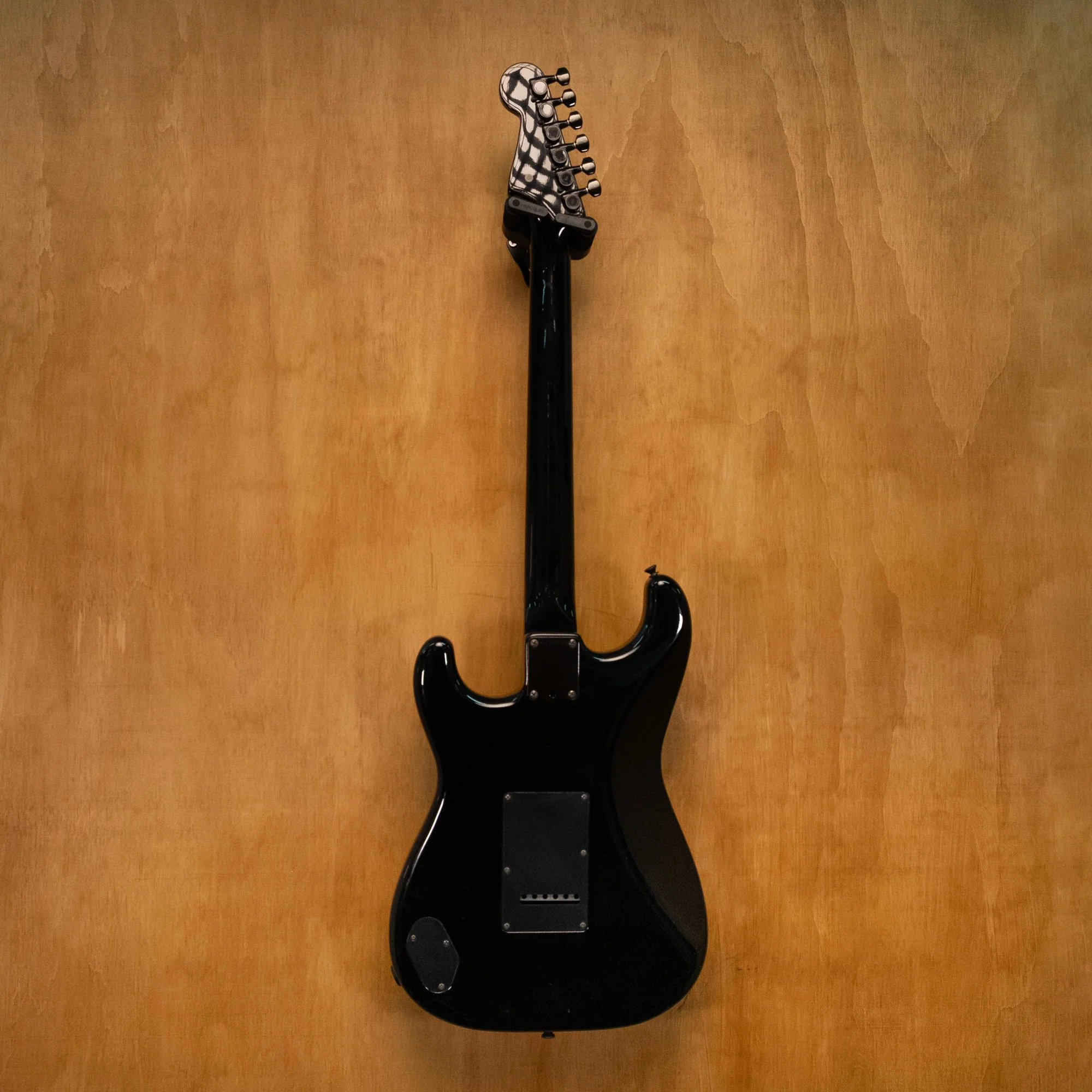 Fender Stratocaster ST-555 HH Electric Guitar in Black Made in Japan '85 (A019097) - Preloved - Image 2