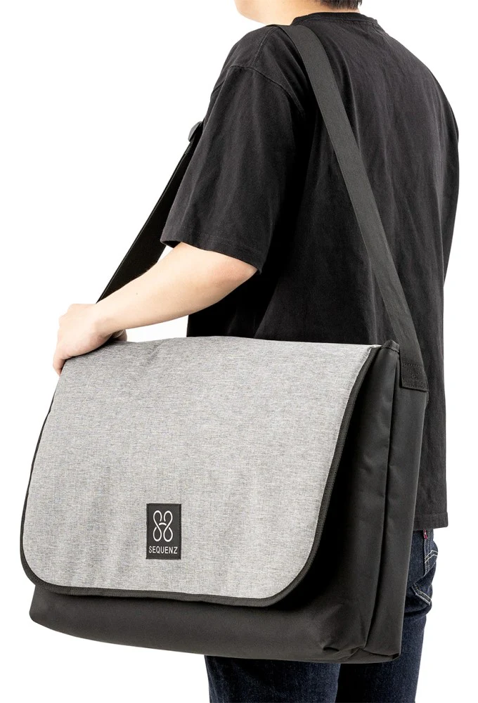 Korg Sequenz Padded Messenger Carry Bag for Medium-Size Synthesizers and Controllers - Image 15